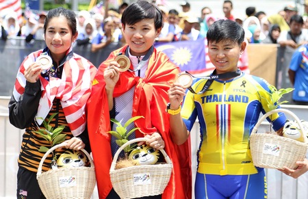 Vắng Nguyễn Thị Thật, nhà vô địch Asiad 2014 “tung hoành” tại giải xe đạp quốc tế Bình Dương