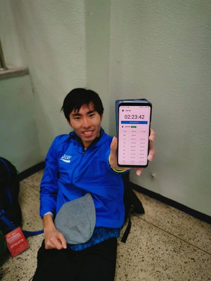 Ngả mũ với phản ứng rất Fairplay của ĐKVĐ SEA Games Singapore với nhà VĐ nữ Seoul Marathon
