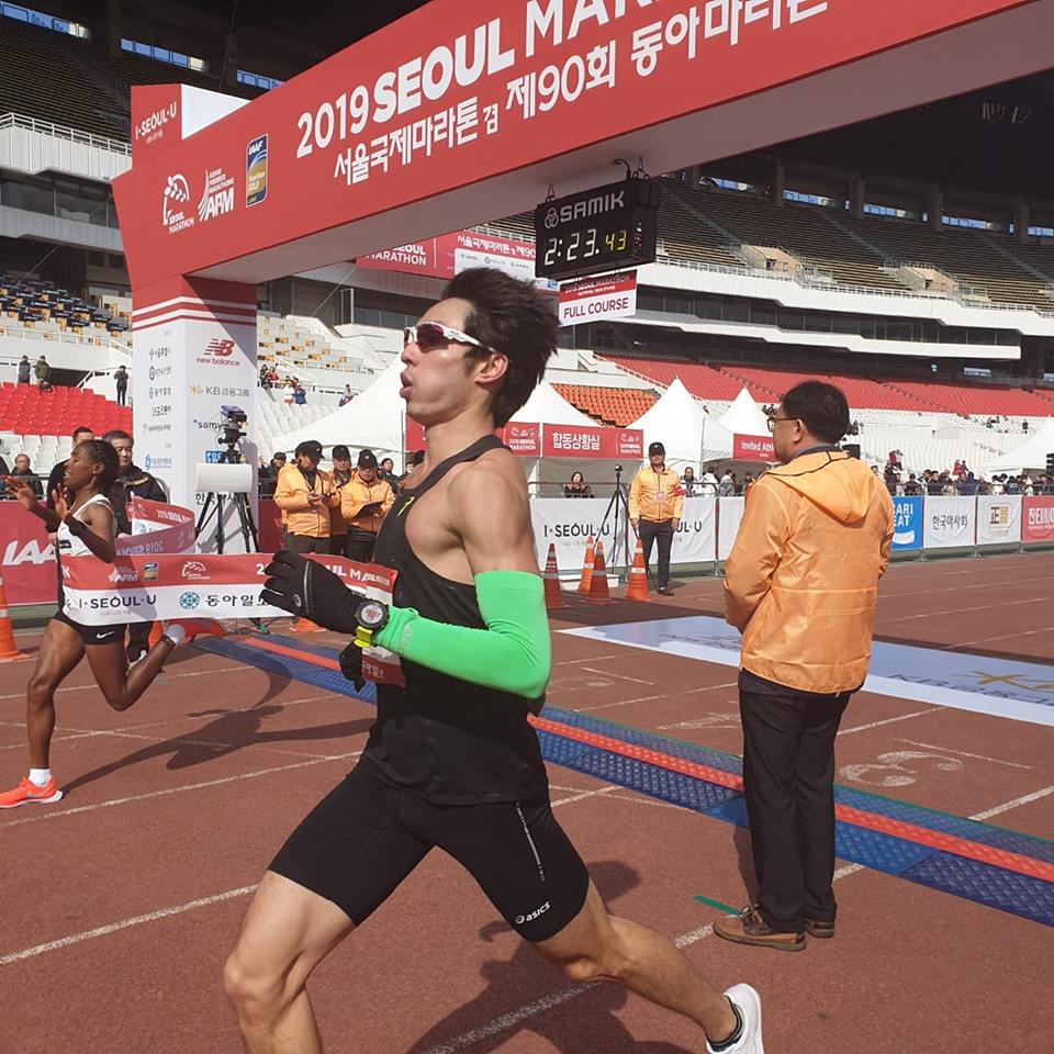 Ngả mũ với phản ứng rất Fairplay của ĐKVĐ SEA Games Singapore với nhà VĐ nữ Seoul Marathon