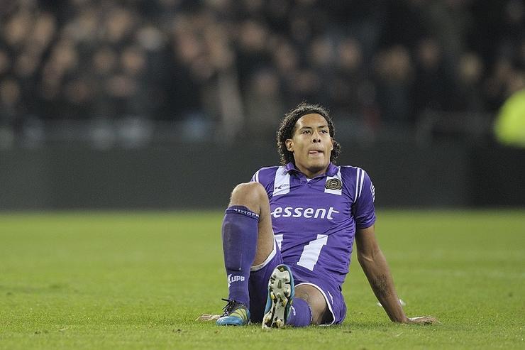 Con đường Van Dijk đến Liverpool và trở thành trung vệ xuất sắc nhất thế giới diễn ra thế nào?