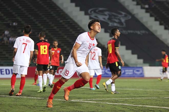 Hàng công U23 Việt Nam: Chờ HLV Park Hang-seo sắm vai tắc kè hoa