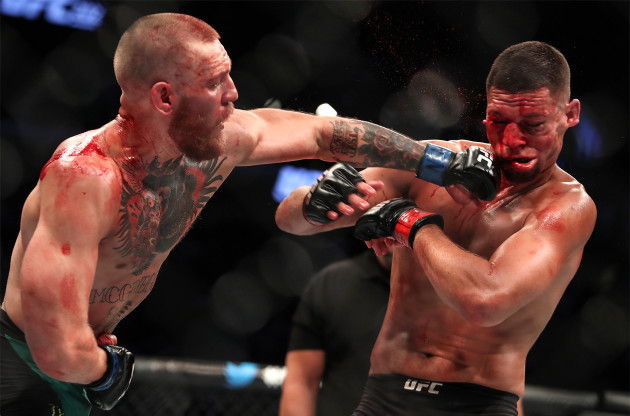 Bình luận viên Joe Rogan đáp trả vụ bị Conor McGregor chỉ trích Bình luận viên Joe Rogan đáp trả vụ bị Conor McGregor chỉ trích