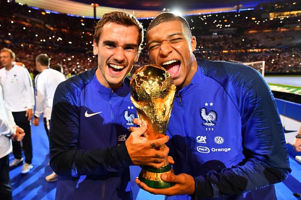 Pogba mất cả đống tiền vì sự kiện Brexit