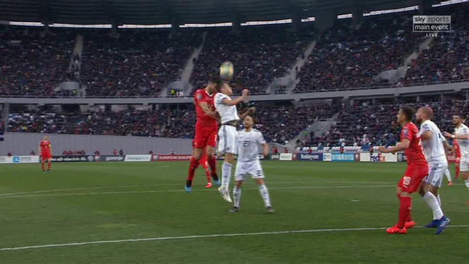 Ngôi sao Thụy Sĩ nói gì về tình huống đối mặt tử thần ở VL EURO 2020?