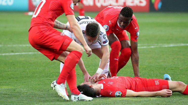 Ngôi sao Thụy Sĩ nói gì về tình huống đối mặt tử thần ở VL EURO 2020?