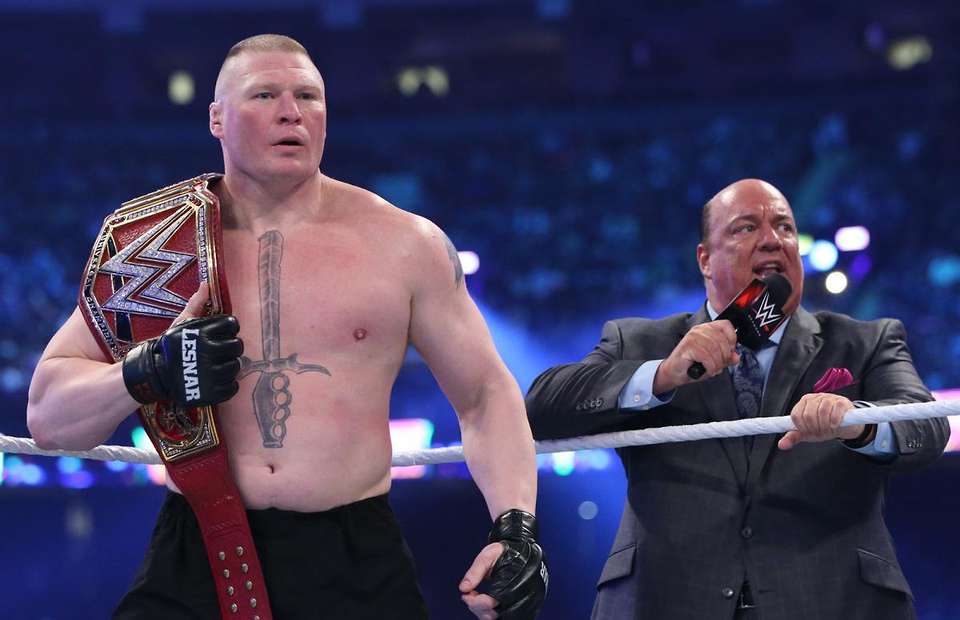 Daniel Cormier dọa đập Brock Lesnar ở... Wrestle Mania