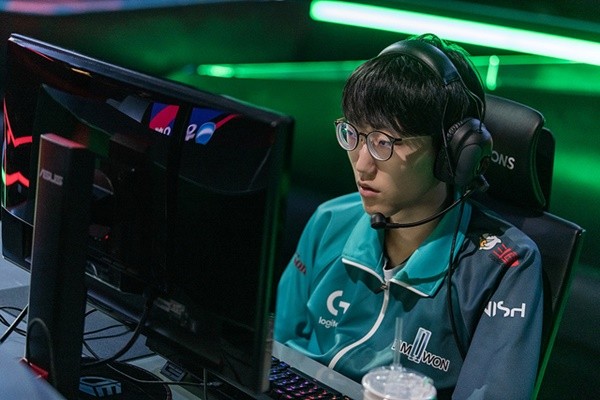 Kayle hóa quỷ, Damwon giúp cuộc đua trụ hạng của Gen.G thêm phần kịch tích