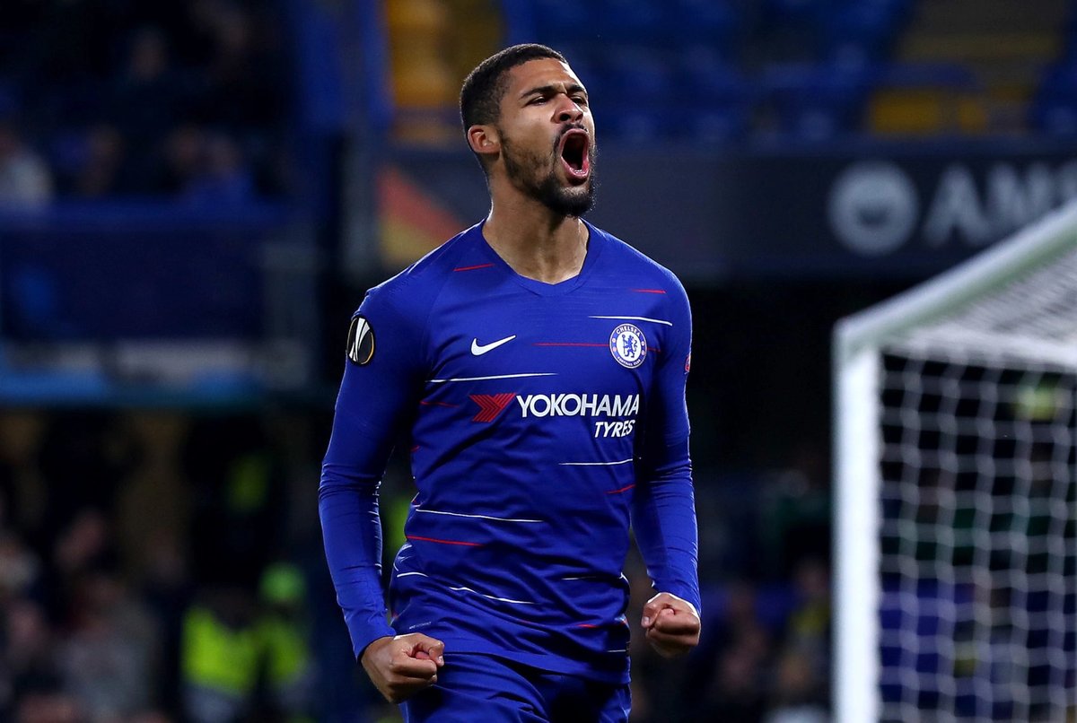 CĐV Chelsea vẫn phản ứng gay gắt với Sarri bất chấp màn ngược dòng thắng Cardiff