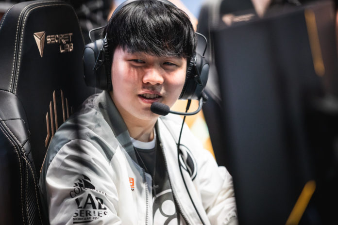 Rookie tạm nghỉ thi đấu vì lý do gia đình Rookie tạm nghỉ thi đấu vì lý do gia đình