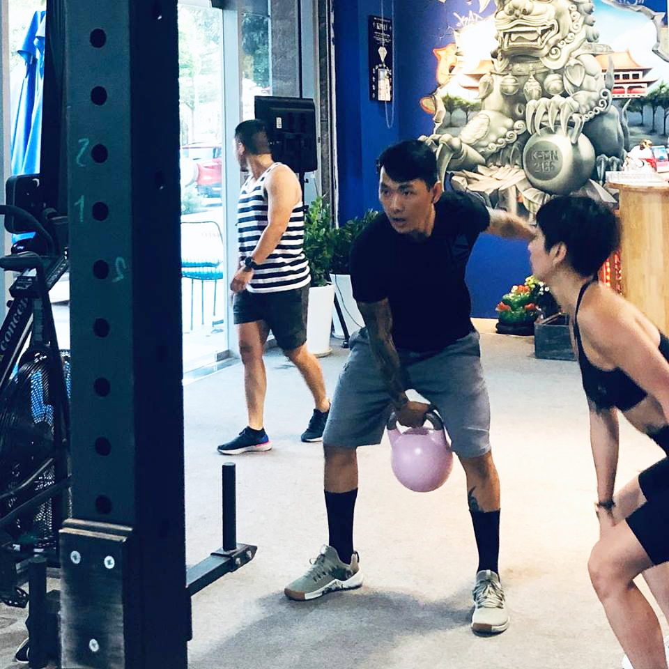 Bài tập đơn giản với tạ quai giúp bạn chạy nhanh và leo dốc tốt hơn Bài tập đơn giản với tạ quai giúp bạn chạy nhanh và leo dốc tốt hơn