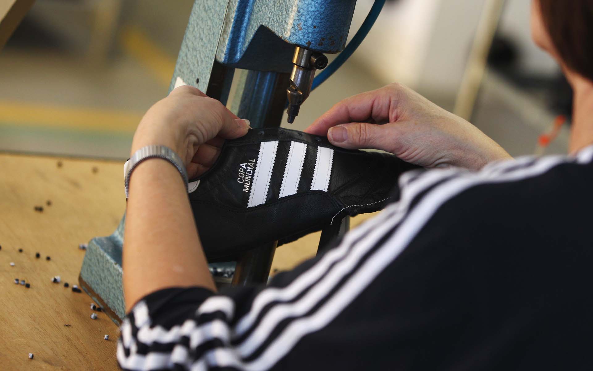 Adidas thua trong cuộc chiến đăng kí nhãn hiệu 3 sọc