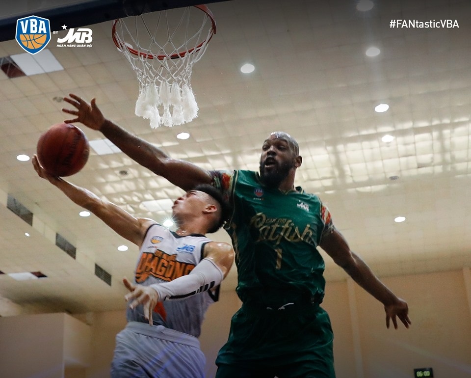 Anthony January suýt phá kỷ lục, Danang Dragons lọt vào top 4 Anthony January suýt phá kỷ lục, Danang Dragons lọt vào top 4