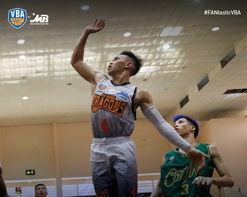 Anthony January suýt phá kỷ lục, Danang Dragons lọt vào top 4 Anthony January suýt phá kỷ lục, Danang Dragons lọt vào top 4