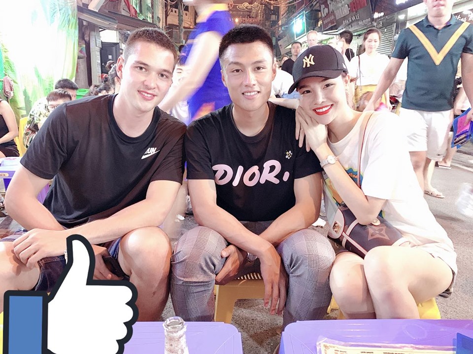 Bộ đôi cầu thủ Việt kiều Séc tái ngộ nhau tại Hà Nội