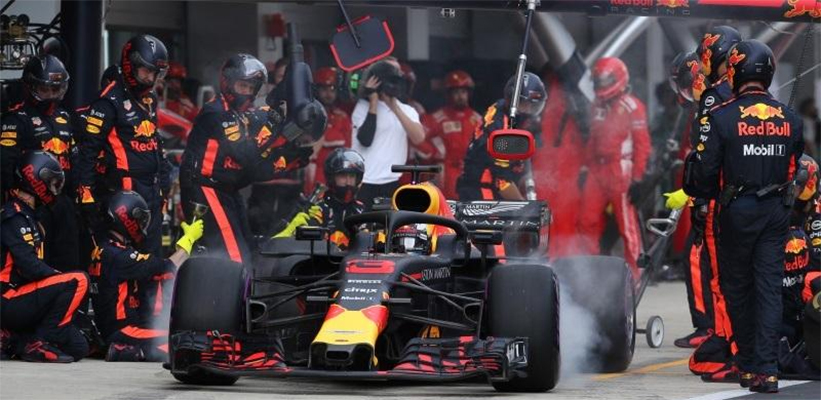 Red Bull tiết lộ đang bị Ferrari đào tường, nhưng vì sao lại cảm thấy bình thường? Red Bull tiết lộ đang bị Ferrari đào tường, nhưng vì sao lại cảm thấy bình thường?