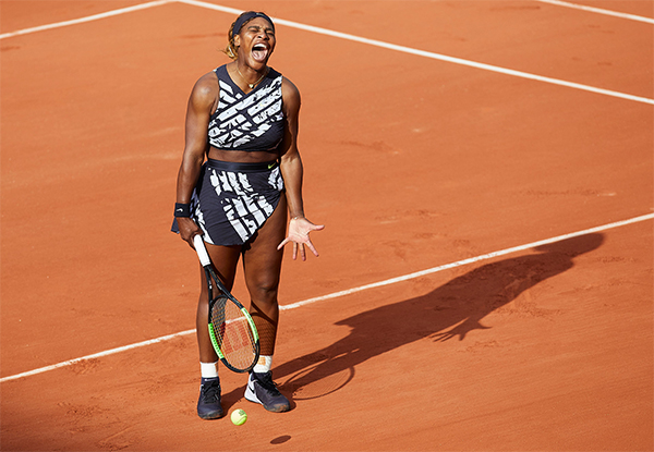 Danh hài Whoopi Goldberg đá nhầm sân, bênh Serena Williams và mắng Roger Federer là khờ khạo? Danh hài Whoopi Goldberg đá nhầm sân, bênh Serena Williams và mắng Roger Federer là khờ khạo?