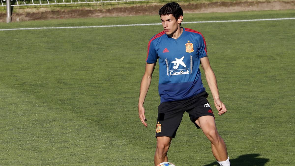 Chuyển nhượng Real Madrid 7/6: Lễ ra mắt áo đấu tiết lộ tương lai của 3 ngôi sao Real Madrid?