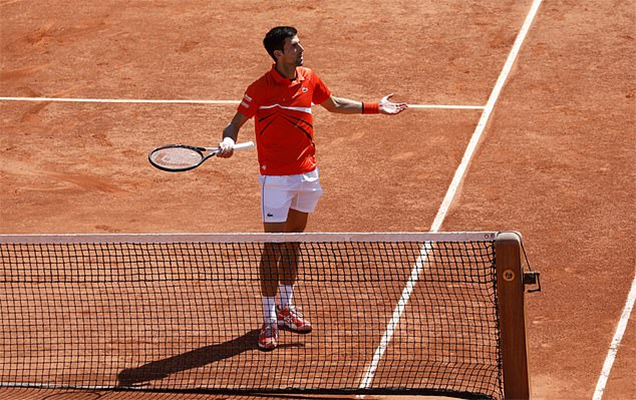 Dominic Thiem vượt mưa hạ Djokovic để đương đầu với Rafael Nadal