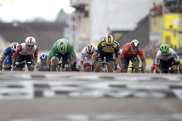 Chặng 7 Tour de France 2019: Dylan Groenewegen trở lại hoành tráng
