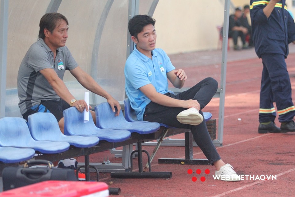 Chưa có dịp “ra mắt” HAGL, Xuân Trường thơ thẩn nhìn đồng đội “chiến Quảng Nam Chưa có dịp “ra mắt” HAGL, Xuân Trường thơ thẩn nhìn đồng đội “chiến Quảng Nam