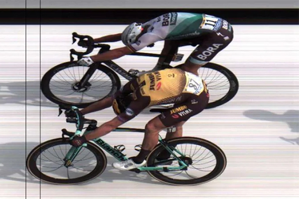 Chặng 1 Tour de France 2019: Teunissen tình cờ đoạt áo vàng