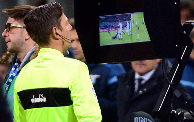 Công nghệ VAR ra mắt ở Cúp C1/Champions League có làm MU và PSG lo sợ?