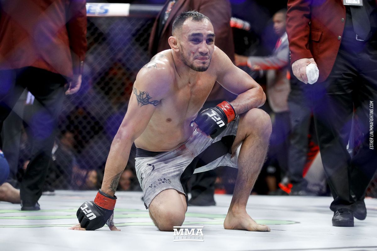 Khabib Nurmagomedov đá đểu Tony Ferguson về vụ hụt đai vô địch