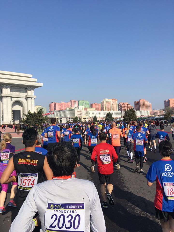 Không chỉ có vệ sĩ chạy bộ, Triều Tiên còn có giải chạy Bình Nhưỡng Marathon đáng phải thử một lần trong đời