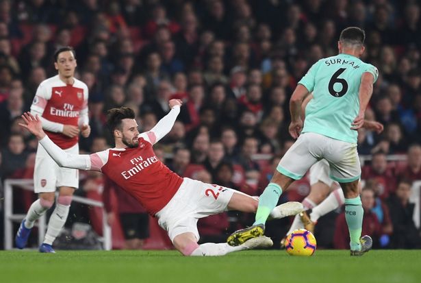 Arsenal thắng tưng bừng và 5 điểm nhấn ở trận gặp Bournemouth Arsenal thắng tưng bừng và 5 điểm nhấn ở trận gặp Bournemouth