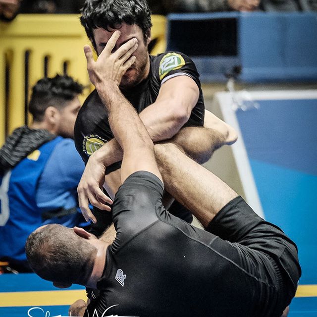 Luật thi đấu Ju-jitsu Quốc tế: Các tình huống phạm lỗi nghiêm trọng