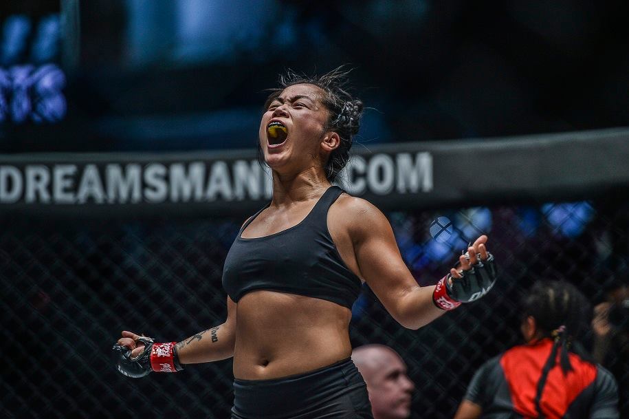 Bi Nguyễn có chiến thắng đầu tiên tại ONE Championship Bi Nguyễn có chiến thắng đầu tiên tại ONE Championship