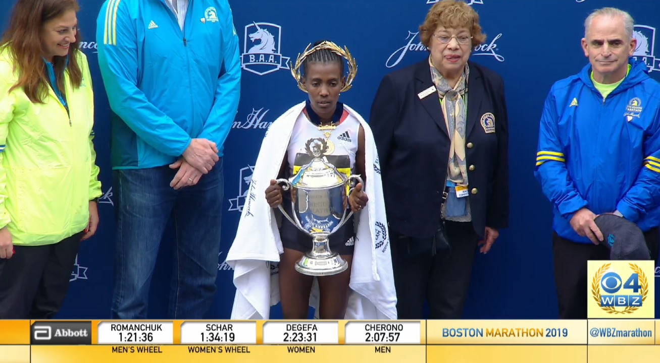 Boston Marathon 2019: Kawauchi chỉ về thứ 17, Cherono thắng sốc và lần đầu cho Degefa Boston Marathon 2019: Kawauchi chỉ về thứ 17, Cherono thắng sốc và lần đầu cho Degefa
