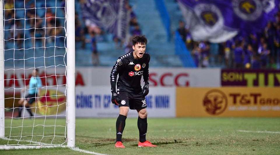 Bùi Tiến Dũng tiếp tục bắt chính trong trận gặp Nam Định?