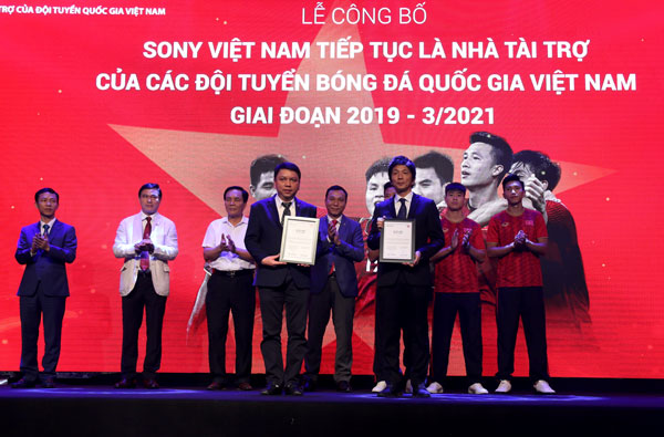 Tin bóng đá Việt Nam 24/4: Thầy cũ lý giải lý do Công Phượng chưa thể tỏa sáng tại Hàn Quốc