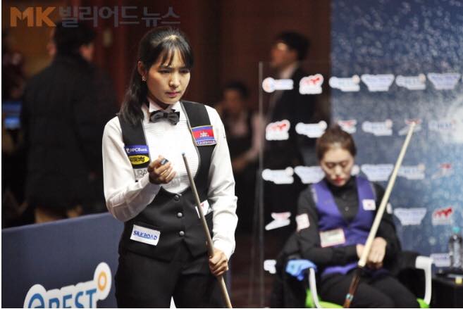 Vẻ đẹp hút hồn của “thánh nữ billiards” Campuchia tham dự giải vô địch châu Á tại TP.HCM