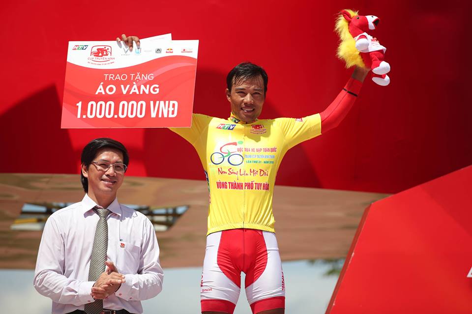 Cúp Truyền hình 2019: Áo vàng đổi chủ sau chặng đua đồng đội tính giờ ở Tuy Hòa