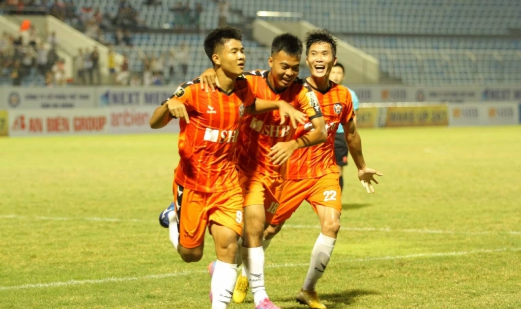 Không “lấy lòng” HLV Lê Huỳnh Đức, Hà Đức Chinh có thể bị “bật bãi” ở SEA Games 30