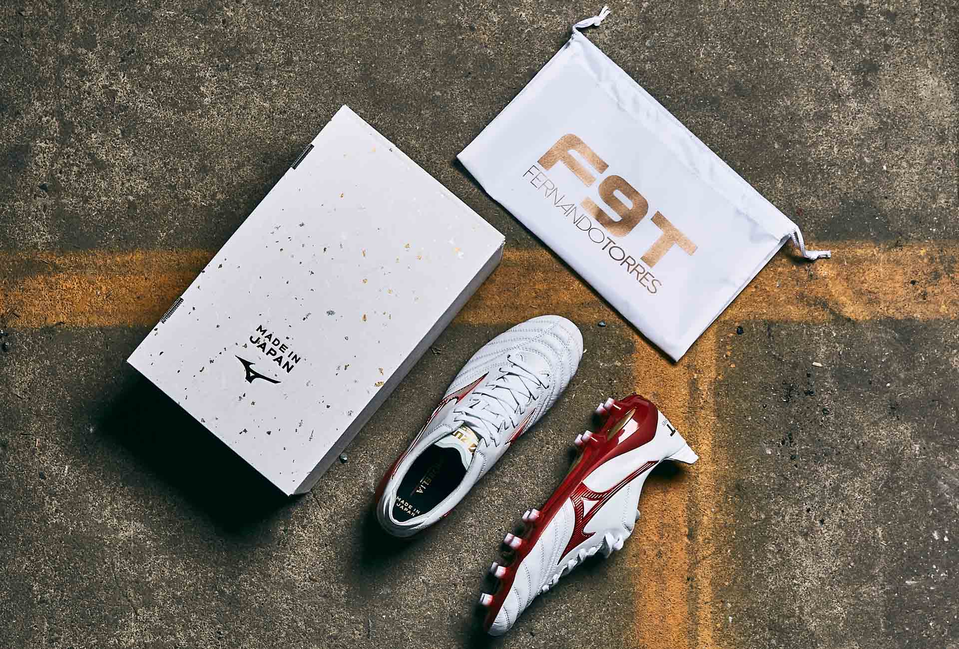 Mizuno tung ra mẫu giày Morelia Neo II F9T của tiền đạo Fernando Torres