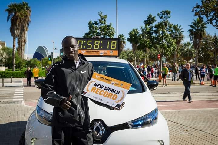 London Marathon 2019: Eliud Kipchoge lập kỷ lục mới, Brigid Kosgei lật đổ ngôi hậu London Marathon 2019: Eliud Kipchoge lập kỷ lục mới, Brigid Kosgei lật đổ ngôi hậu