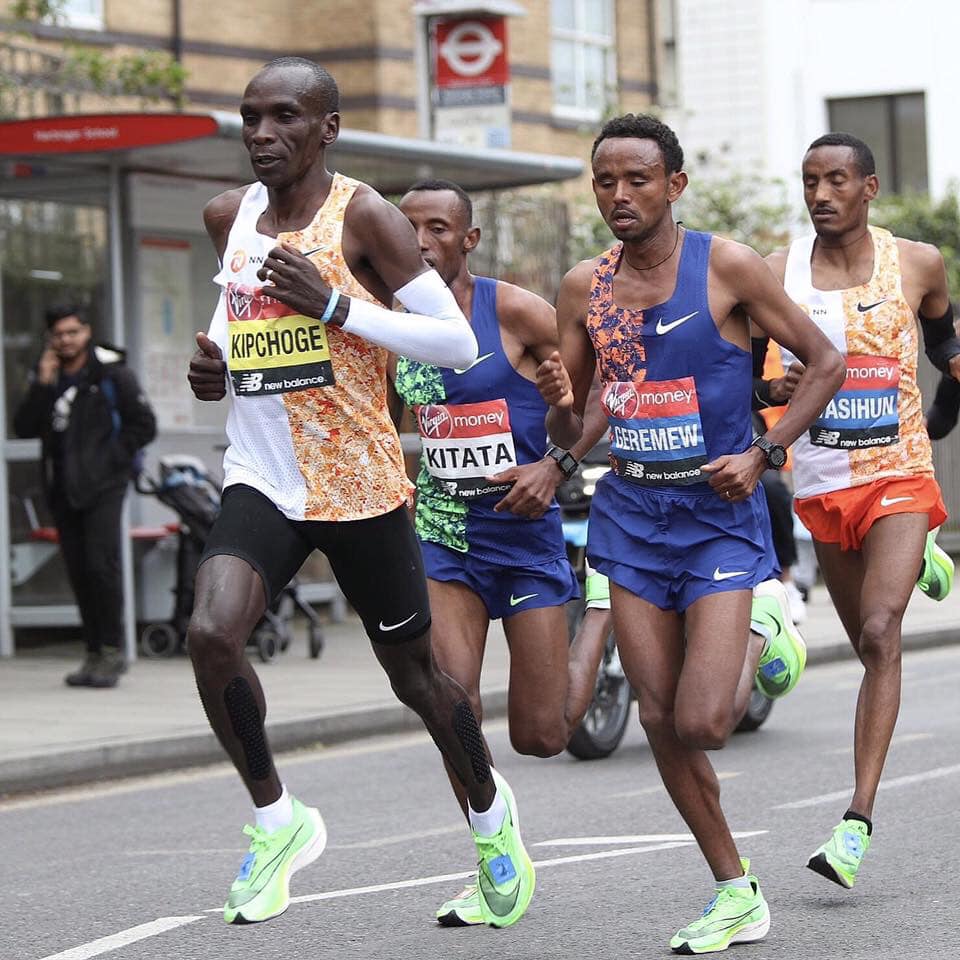 London Marathon 2019: Eliud Kipchoge lập kỷ lục mới, Brigid Kosgei lật đổ ngôi hậu London Marathon 2019: Eliud Kipchoge lập kỷ lục mới, Brigid Kosgei lật đổ ngôi hậu
