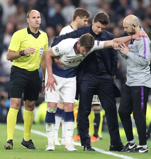 HLV Pochettino và Vertonghen phản ứng thế nào về chỉ trích Tottenham coi thường tính mạng cầu thủ?