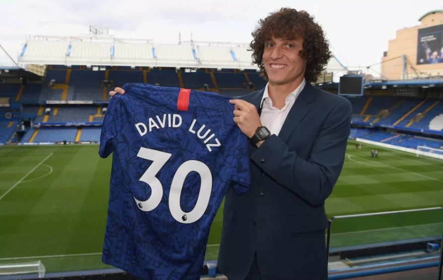 Tin chuyển nhượng sáng 11/5: Luiz gia hạn HĐ với Chelsea, Ozil cam kết gắn bó với Arsenal