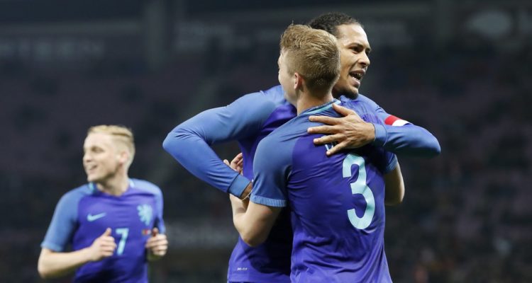 Tại sao Liverpool nên sử dụng Van Dijk để thu hút ngôi sao của Ajax?