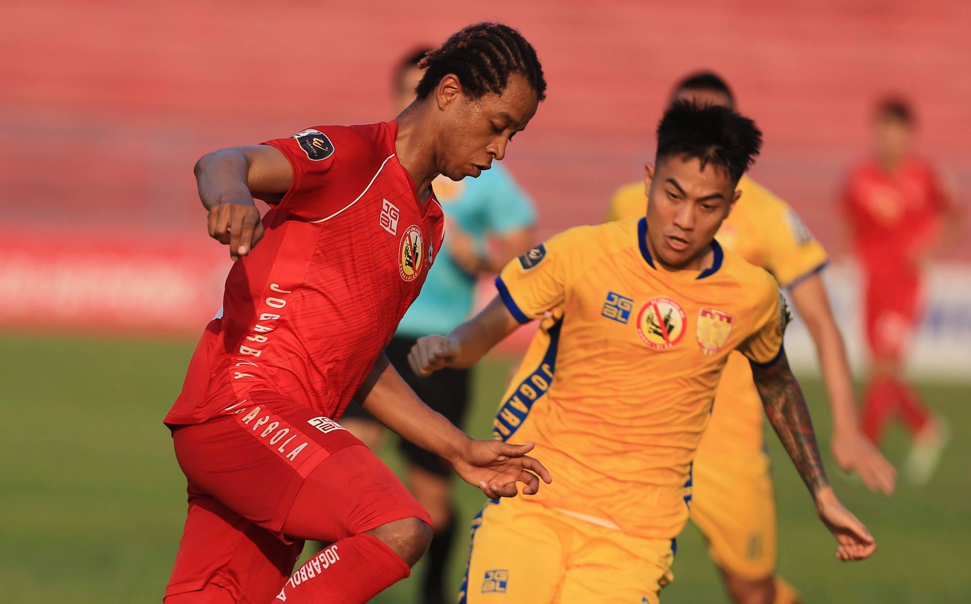 Hải Phòng vs Thanh Hoá: Duyên bầu Đệ và mưa thẻ phạt Hải Phòng vs Thanh Hoá: Duyên bầu Đệ và mưa thẻ phạt