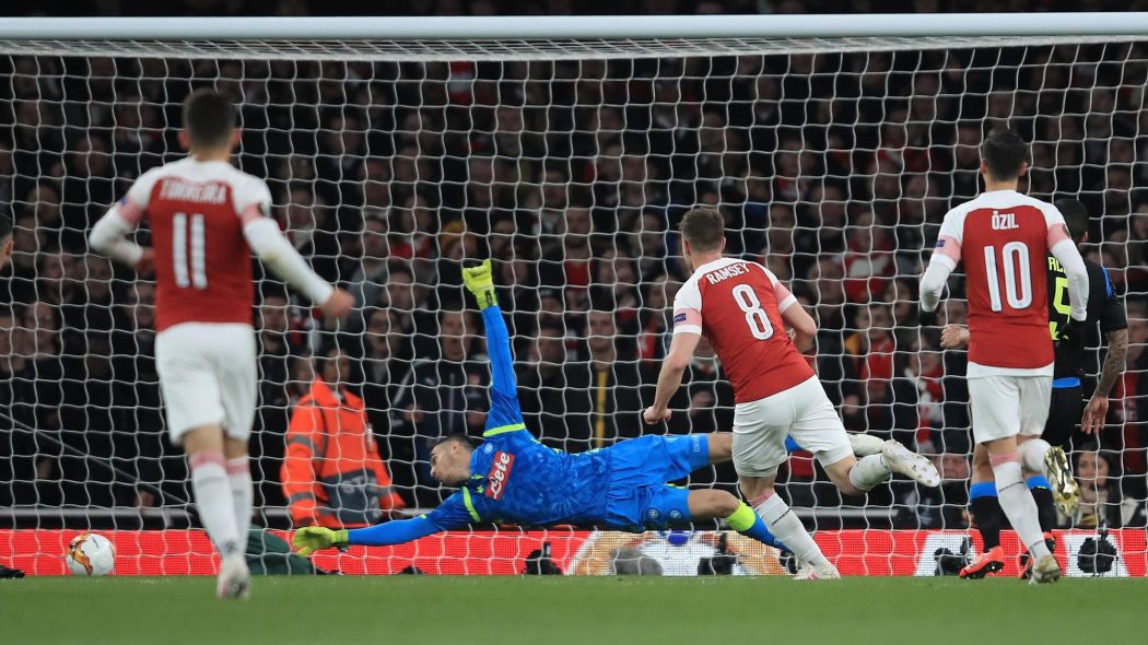 Ramsey sẽ rút ngắn kỳ nghỉ và bay hơn 10.000km để cổ vũ Arsenal