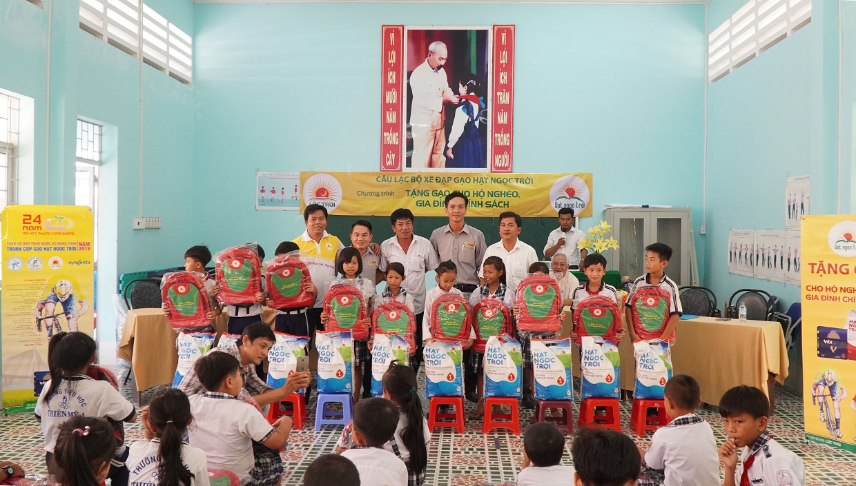 Các cua-rơ trẻ An Giang ghi điểm trong mắt người hâm mộ