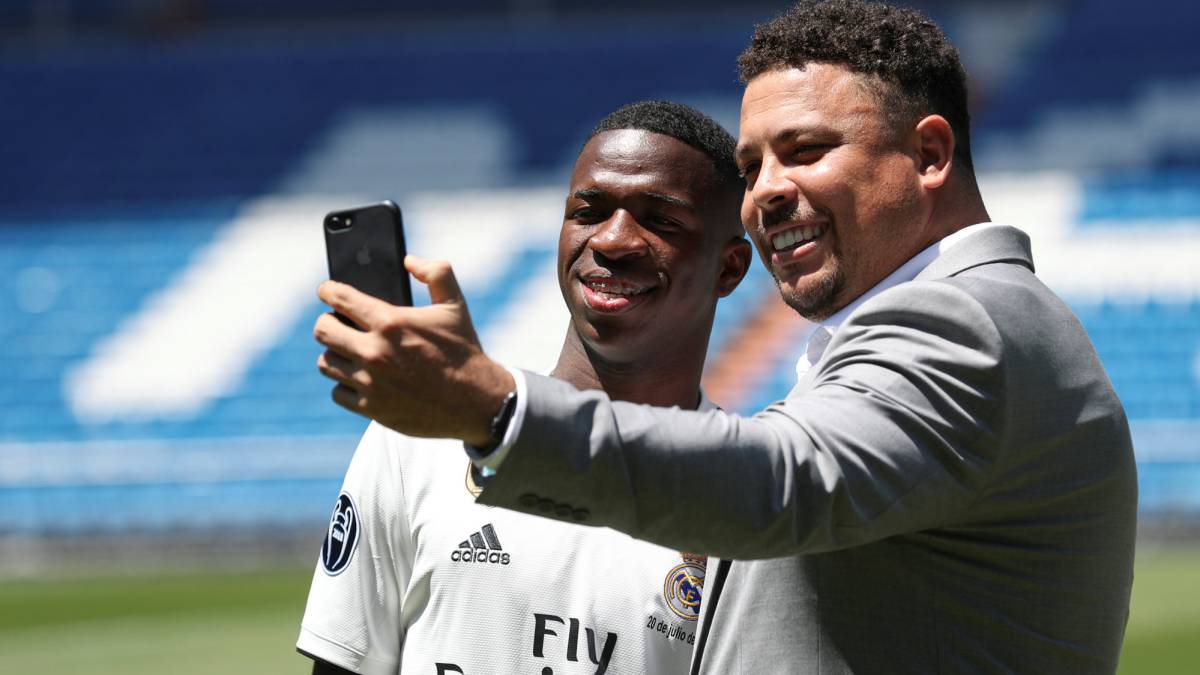 Chuyển nhượng Real Madrid 23/5: Varane mời gọi 2 sao Ngoại hạng, Ro “béo” muốn có sao trẻ Real