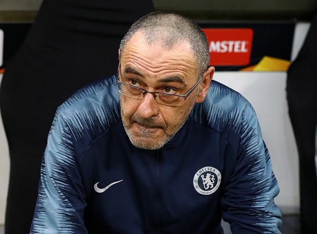 Huyền thoại Chelsea chỉ trích HLV Sarri vì quyết định khó hiểu khiến Chelsea hòa Frankfurt