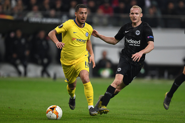 Huyền thoại Chelsea chỉ trích HLV Sarri vì quyết định khó hiểu khiến Chelsea hòa Frankfurt