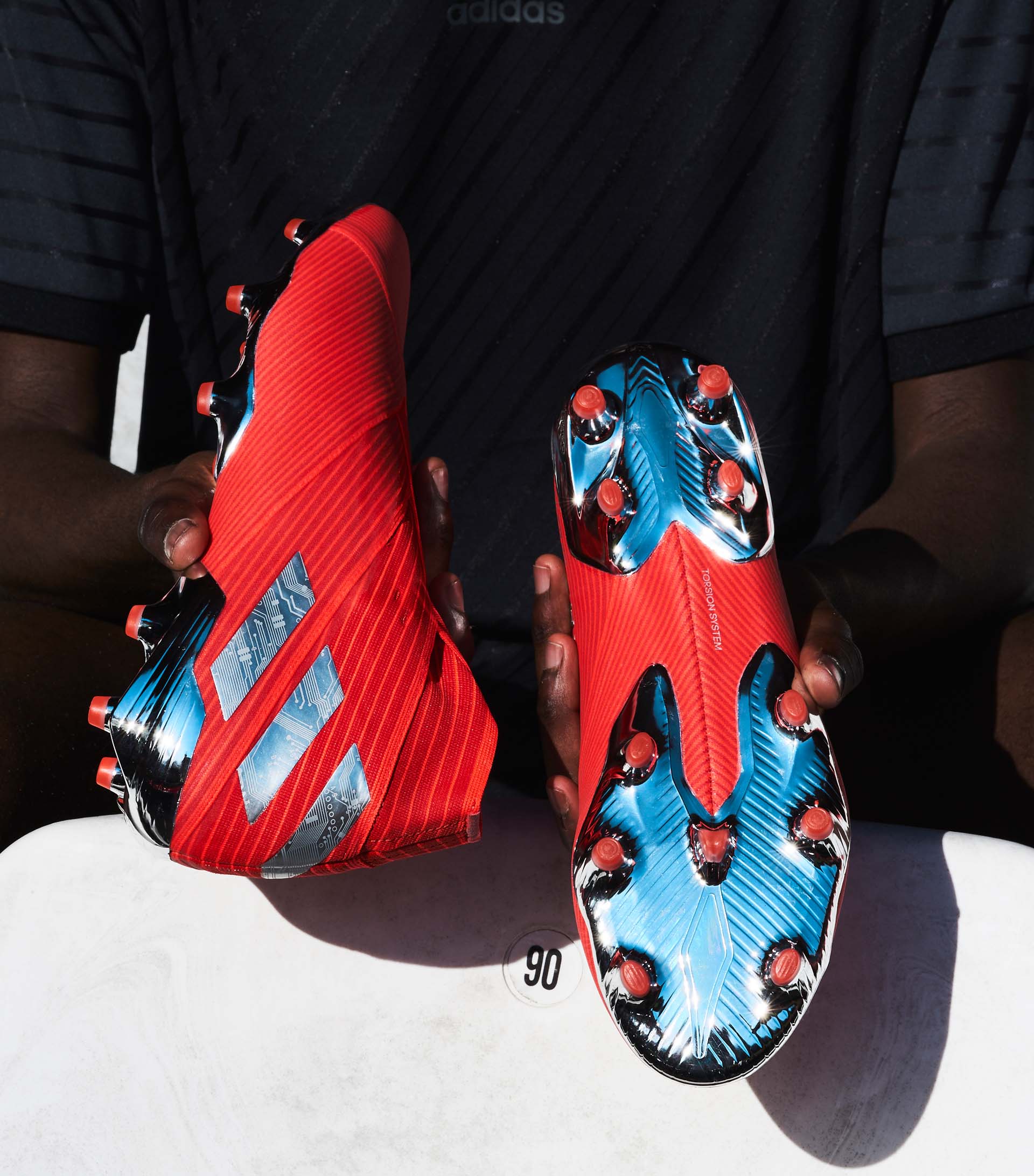Adidas ra mắt giày Nemeziz 19+ thế hệ mới Adidas ra mắt giày Nemeziz 19+ thế hệ mới
